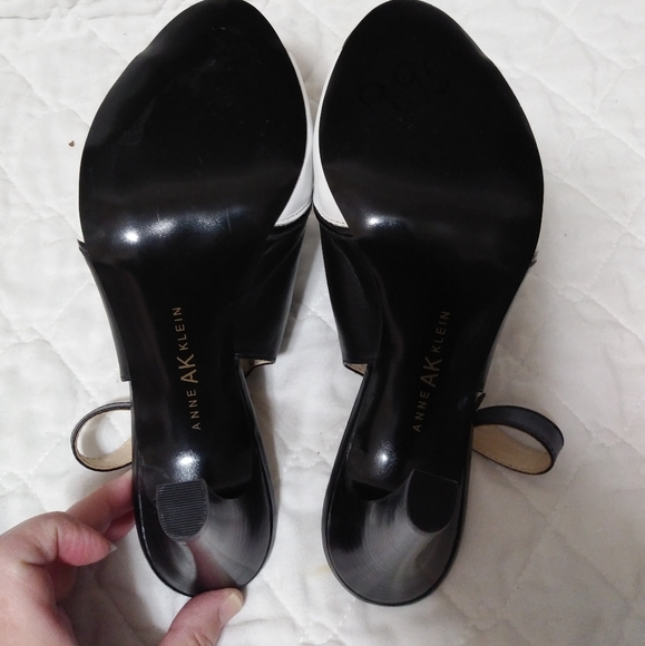 Anne Klein Strapy 👠 Heels Leather New - Picture 7 of 8